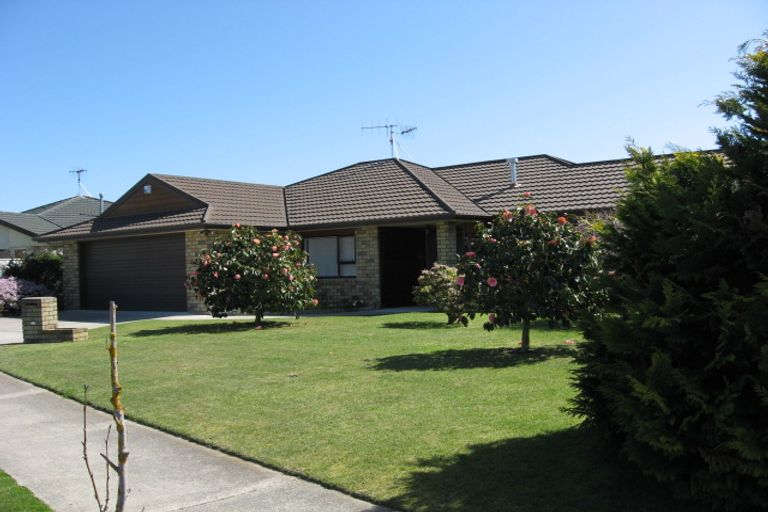Photo of property in 21 Hadleigh Court, Paraparaumu, 5032