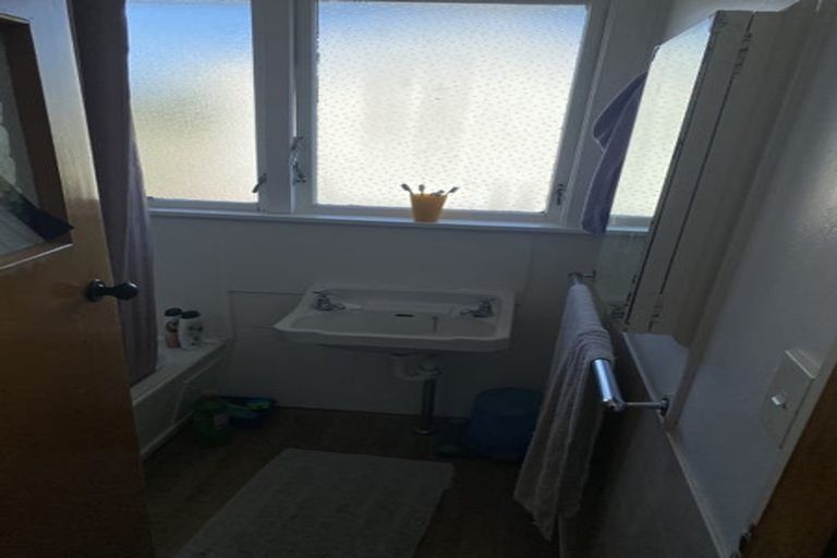 Photo of property in 70-72 Waihemo Street, Waitangirua, Porirua, 5024