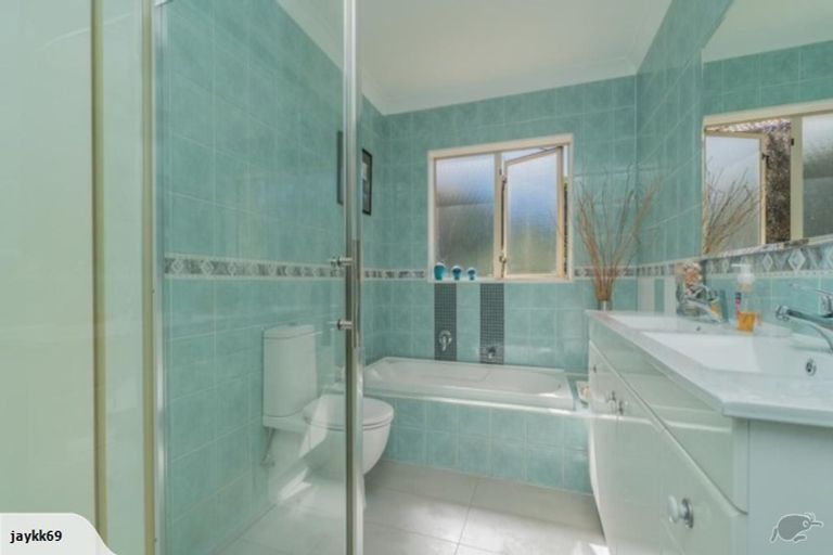 Photo of property in 21 Chieftain Rise, Goodwood Heights, Auckland, 2105