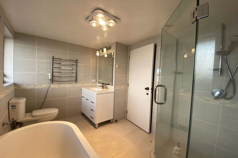 Photo of property in 12 Hedge Row, Sunnyhills, Auckland, 2010