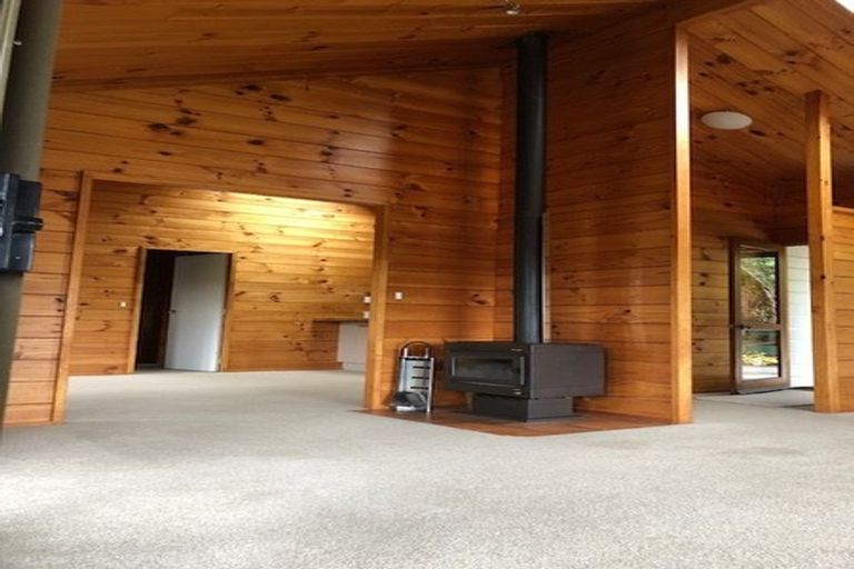 Photo of property in 25 Emlyn Place, Torbay, Auckland, 0630