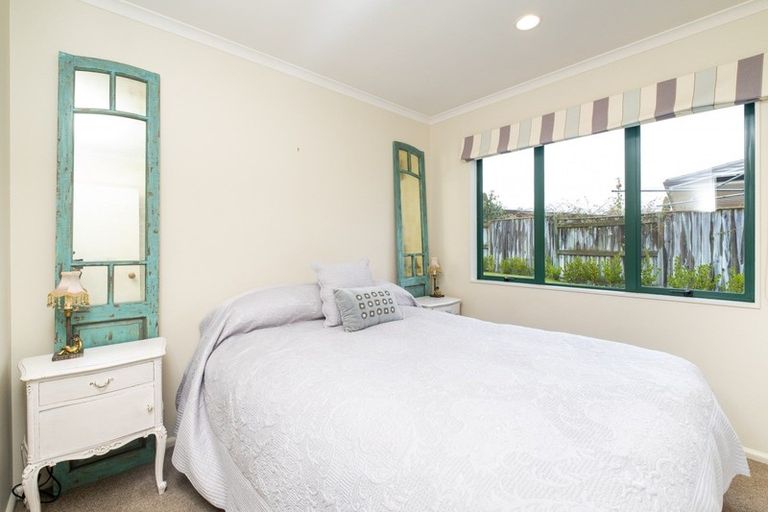 Photo of property in 2 Hanna Place, Havelock North, 4130