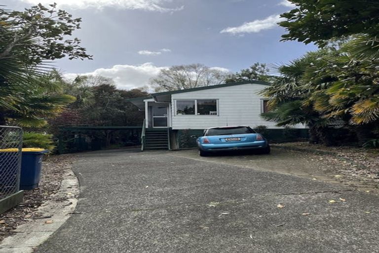 Photo of property in 23 Imperial Place, Henderson, Auckland, 0612