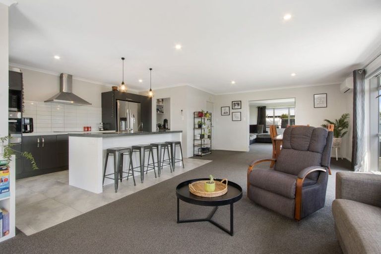 Photo of property in 5 Vantage Place, Omokoroa, 3114