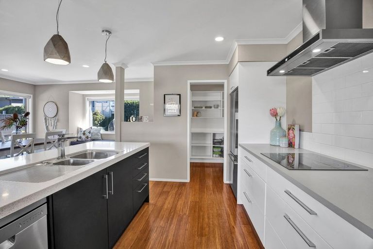 Photo of property in 13 Cooke Farm Grove, Waiwhakaiho, New Plymouth, 4312