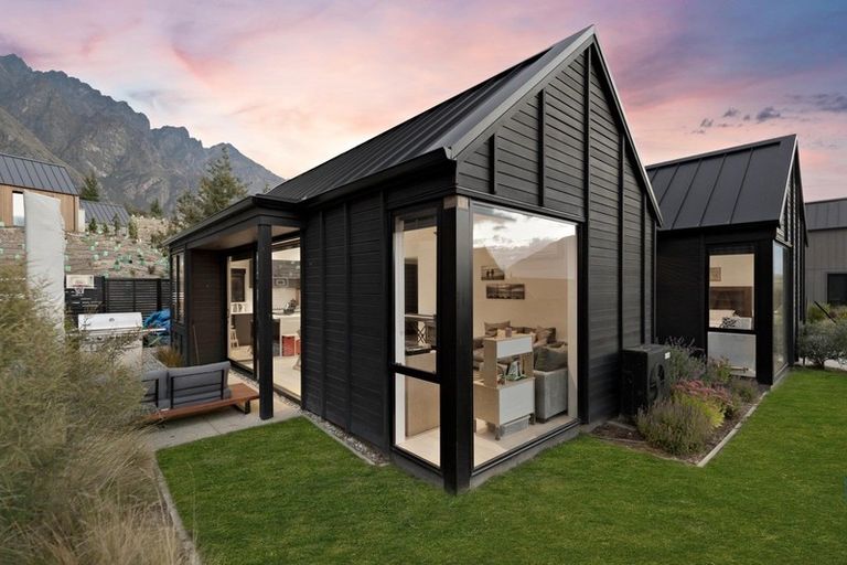 Photo of property in 2 Kotuku Lane, Hobsonville, Auckland, 0616