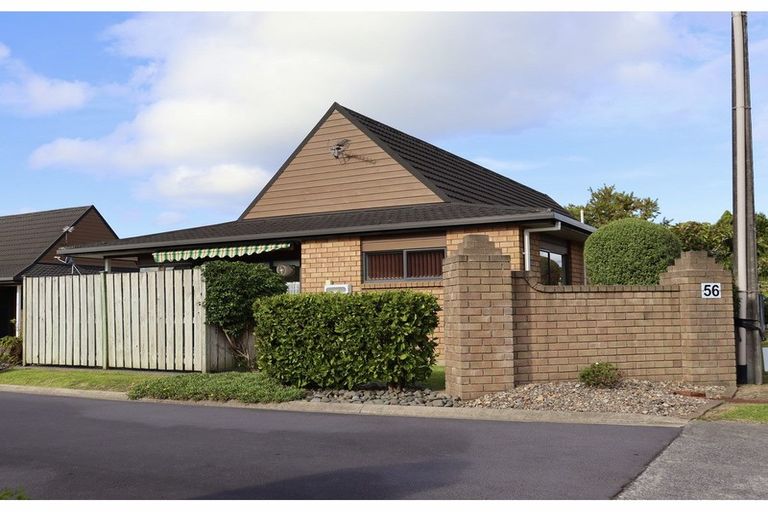 Photo of property in 2/56 Larnoch Road, Henderson, Auckland, 0610