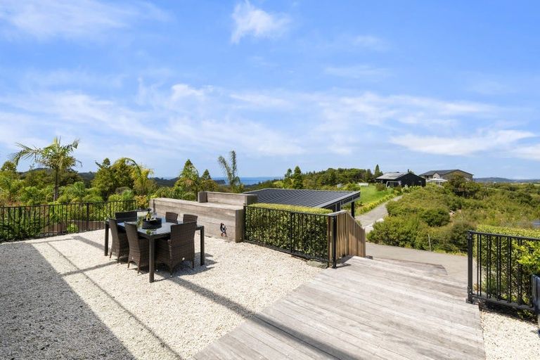 Photo of property in 246 Hillcrest Road, Wainui, 0931