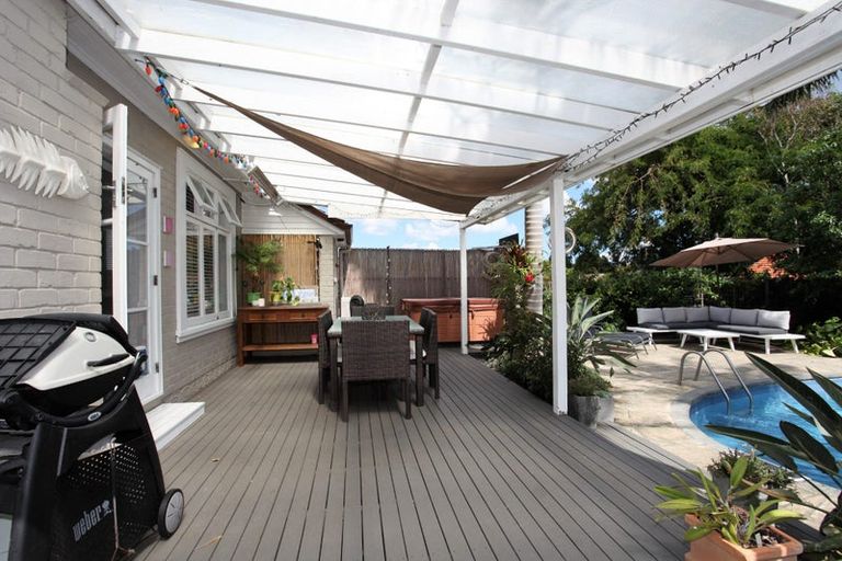 Photo of property in 4 Achilles Crescent, Narrow Neck, Auckland, 0624