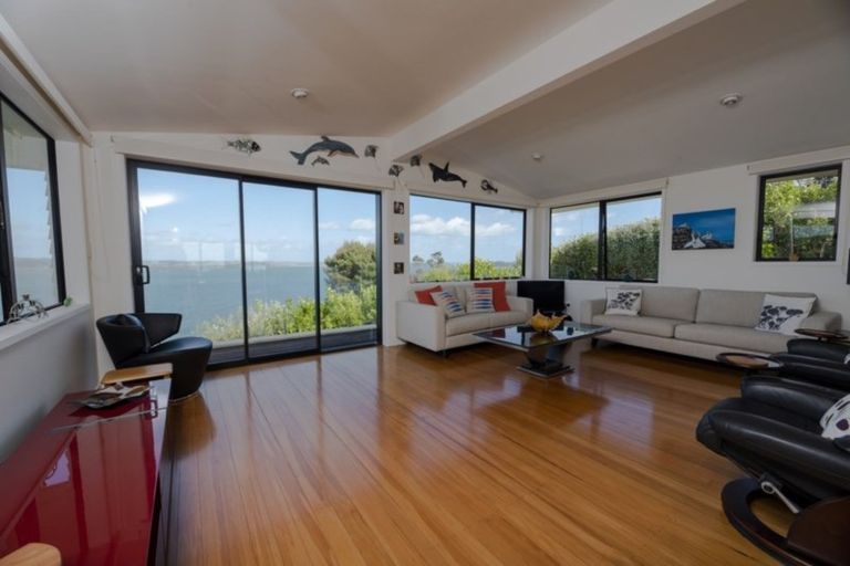 Photo of property in 40 Du Fresne Place, Russell, 0202