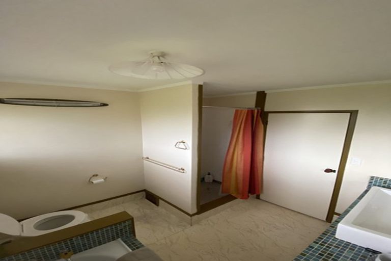 Photo of property in 2/558 Swanson Road, Ranui, Auckland, 0612