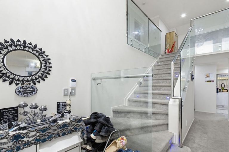 Photo of property in 56a Cambridge Terrace, Papatoetoe, Auckland, 2025