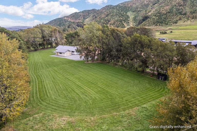 Photo of property in 405 Paekakariki Hill Road, Paekakariki Hill, Porirua, 5381
