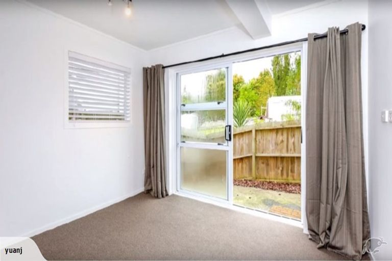 Photo of property in 7 Merville Avenue, Te Atatu South, Auckland, 0610