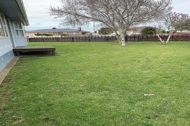 Photo of property in 10 Adams Road, Manurewa, Auckland, 2102