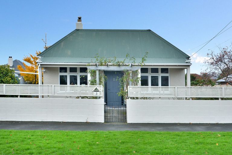 Photo of property in 3 West Avenue, Saint Clair, Dunedin, 9012