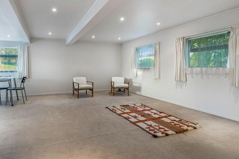 Photo of property in 18 Lavelle Road, Henderson, Auckland, 0612