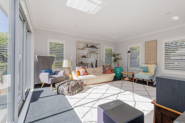 Photo of property in 202 Westchester Drive, Churton Park, Wellington, 6037