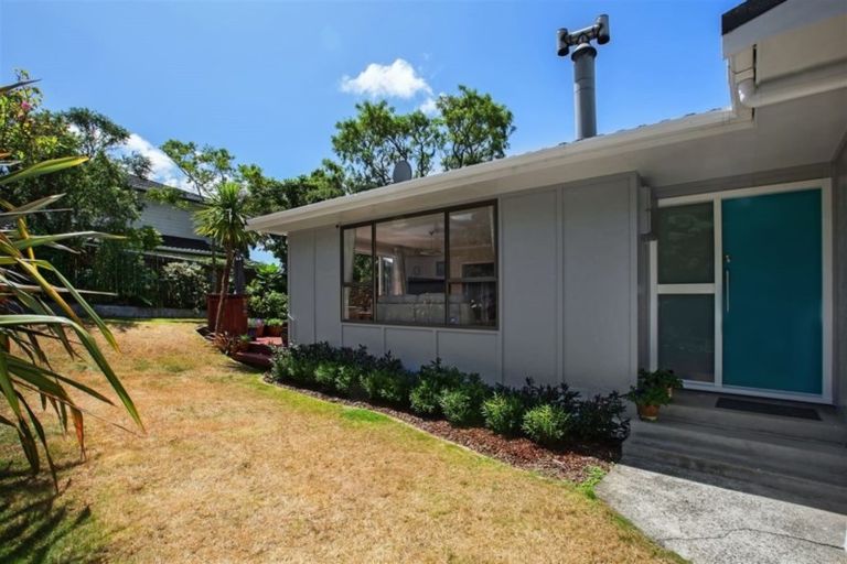 Photo of property in 3 Achilles Close, Tawa, Wellington, 5028