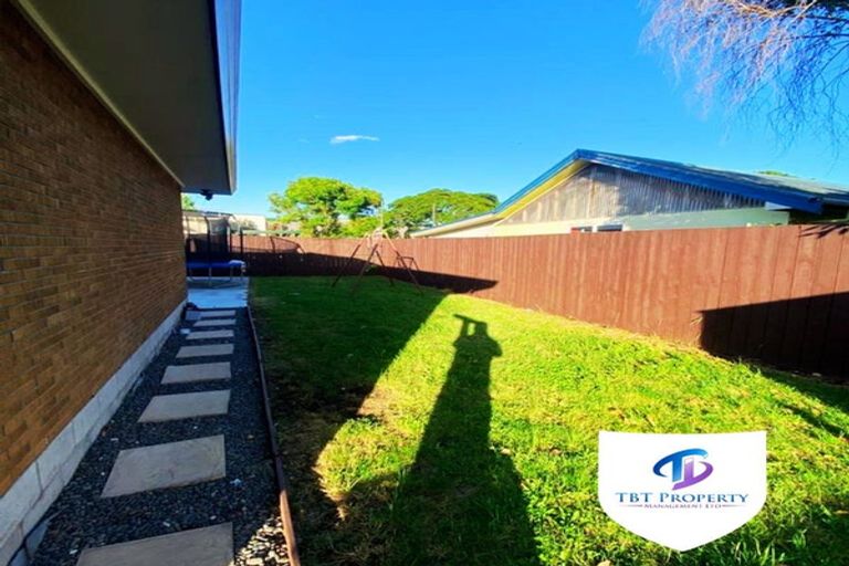 Photo of property in 1/24 Waimana Road, Conifer Grove, Takanini, 2112