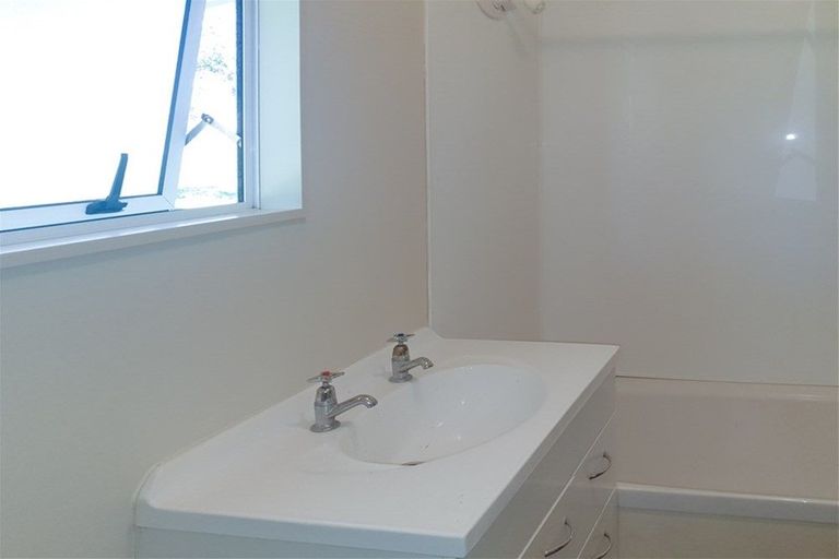 Photo of property in 36 Johnston Road, Kawakawa, 0210