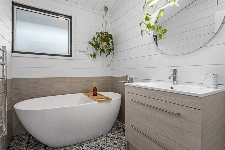 Photo of property in 98 Harbour Road, Ohope, 3121