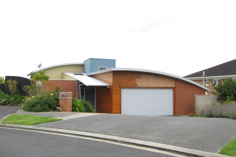 Photo of property in 5 Watervista Place, Mangere Bridge, Auckland, 2022