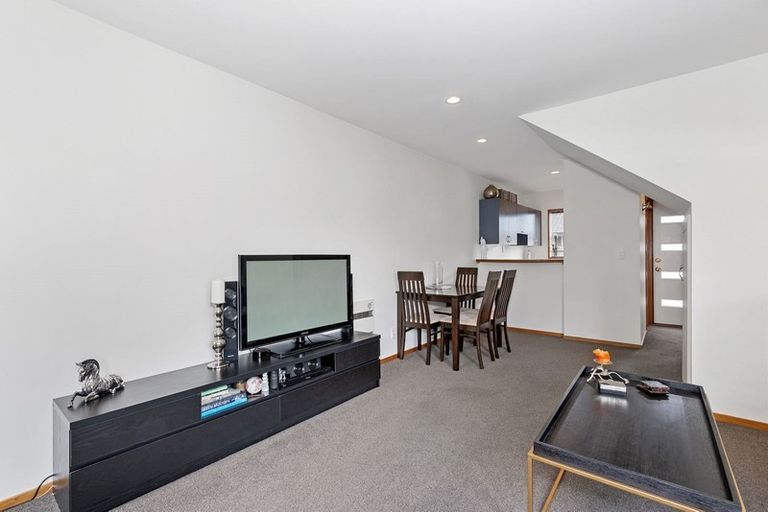 Photo of property in 2/96 Wainui Street, Riccarton, Christchurch, 8041