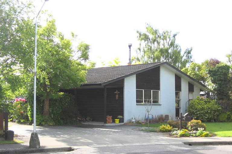Photo of property in 6 Fraser Place, Rangiora, 7400