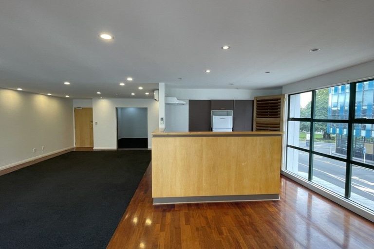 Photo of property in St James Courts, 1/77 Gloucester Street, Christchurch Central, Christchurch, 8013