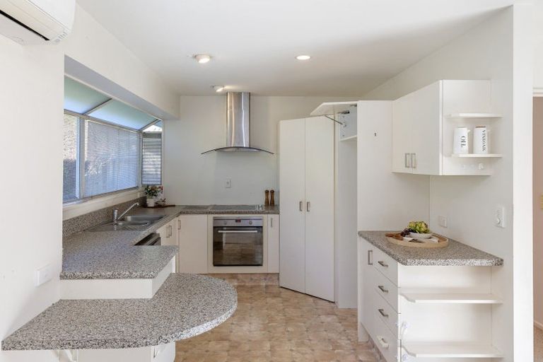 Photo of property in 23 Basil Place, Mount Pleasant, Christchurch, 8081
