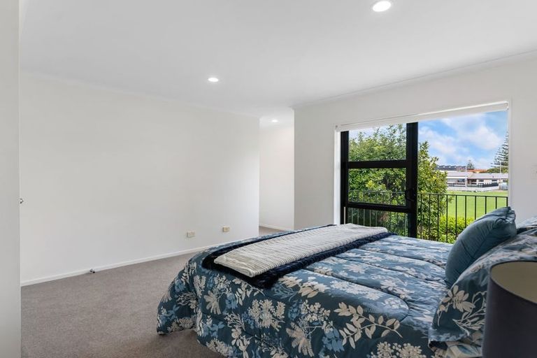 Photo of property in 6/15 Harbour View Road, Te Atatu Peninsula, Auckland, 0610