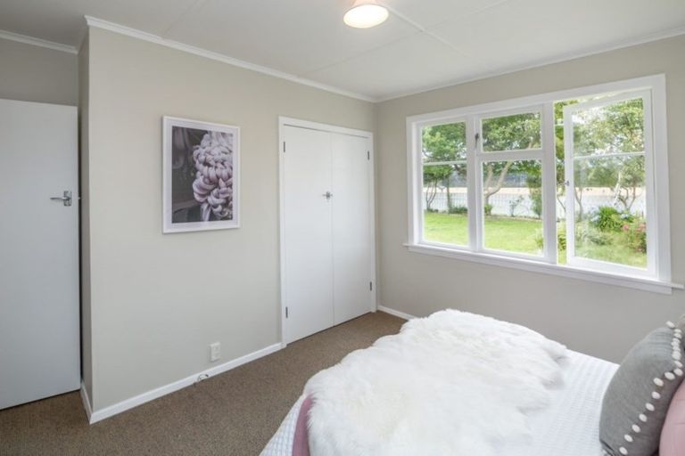 Photo of property in 2752 Lake Ferry Road, Pirinoa, Featherston, 5772