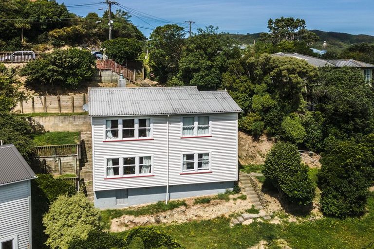 Photo of property in 21 Montgomery Avenue, Karori, Wellington, 6012