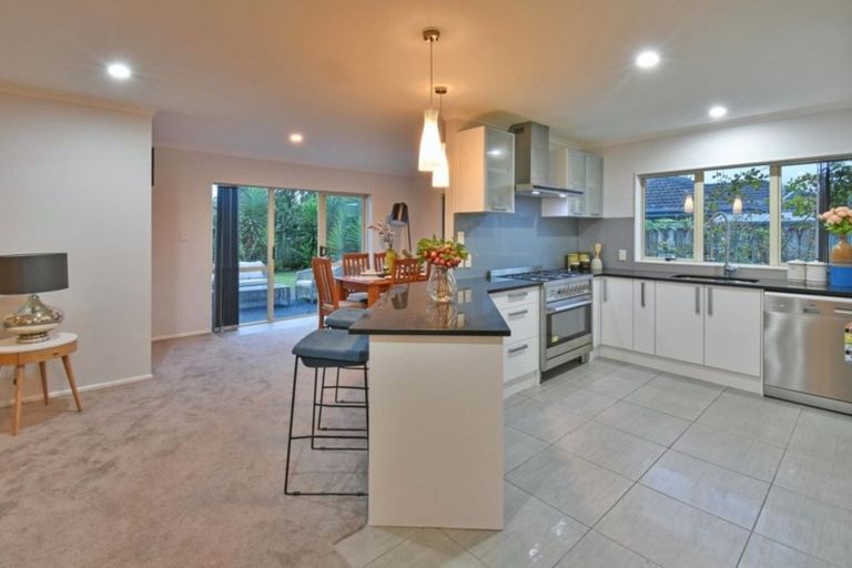 Photo of property in 14 Brosna Place, East Tamaki, Auckland, 2016