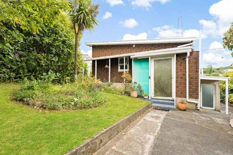 Photo of property in 12 Korotaha Terrace, Rothesay Bay, Auckland, 0630