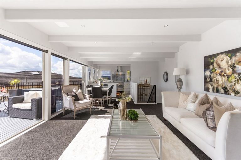 Photo of property in 13 Callender Place, Shelly Park, Auckland, 2014