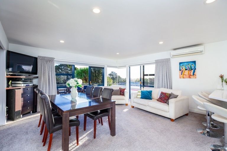 Photo of property in 117 Mangorei Road, Merrilands, New Plymouth, 4312