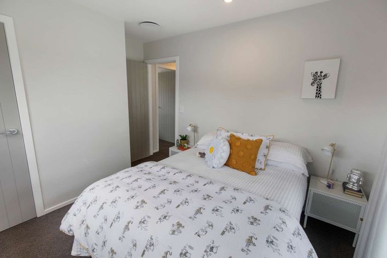 Photo of property in 28 Sunstone Crescent, Brown Owl, Upper Hutt, 5018