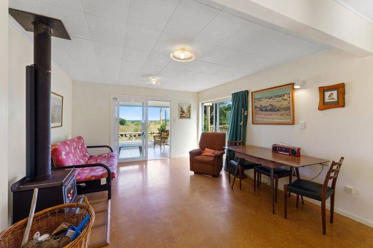 Photo of property in 69 Sims Road, Te Horo Beach, Otaki, 5581