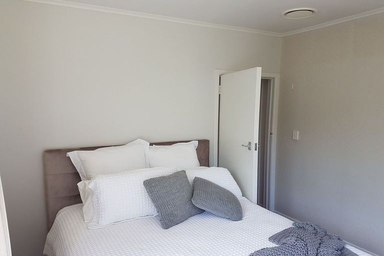 Photo of property in 25 Mountain Road, Mount Wellington, Auckland, 1072