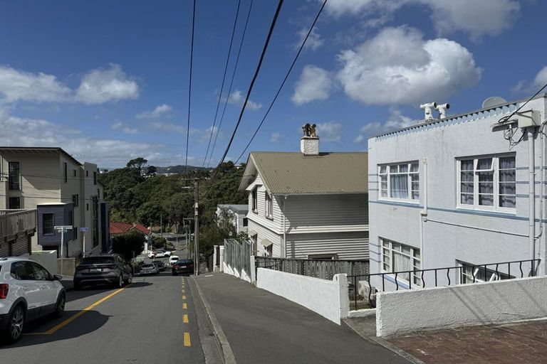 Photo of property in 9 Lewisville Terrace, Thorndon, Wellington, 6011