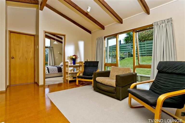 Photo of property in 18 Lingham Crescent, Torbay, Auckland, 0630