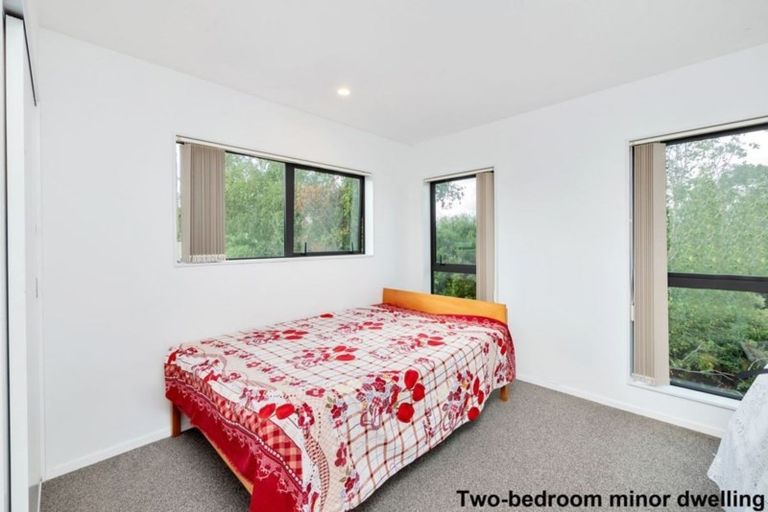 Photo of property in 92 Waimumu Road, Massey, Auckland, 0614