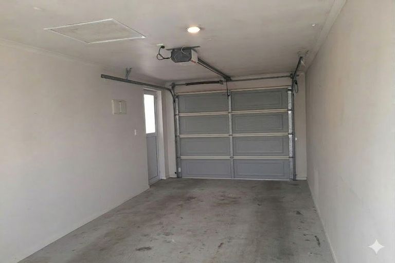 Photo of property in 87 Armoy Drive, East Tamaki, Auckland, 2016