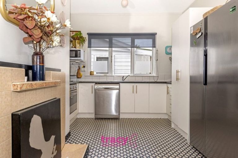 Photo of property in 290 Aberdeen Road, Gisborne, 4010