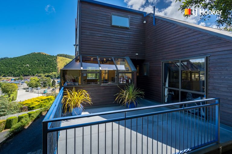 Photo of property in 365 Kenmure Road, Kenmure, Dunedin, 9011