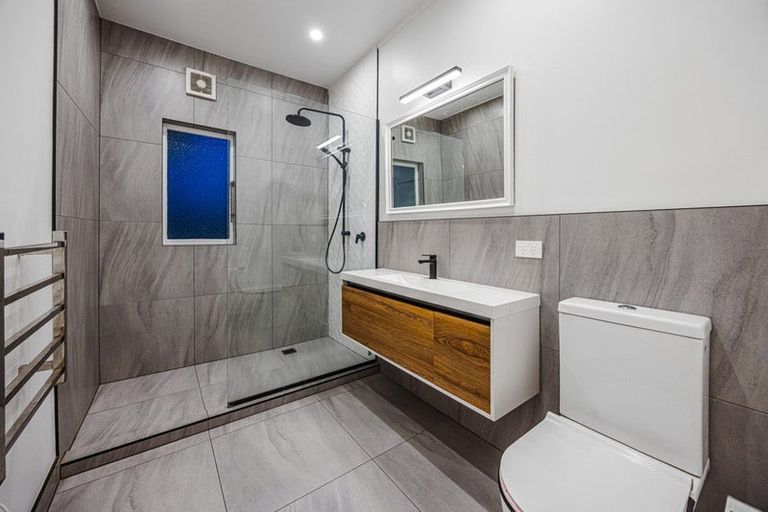 Photo of property in 1/5 Akehurst Avenue, New Lynn, Auckland, 0600