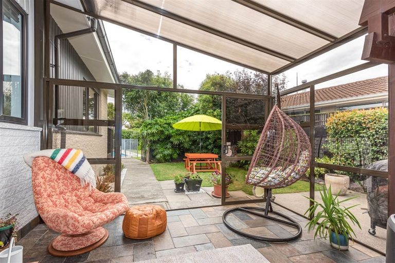 Photo of property in 16 Bucknell Street, Sockburn, Christchurch, 8042