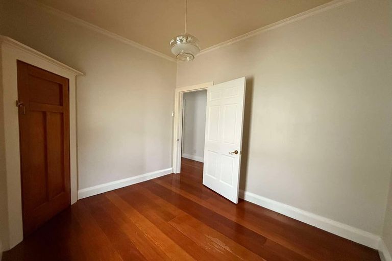 Photo of property in 1 Para Street, Miramar, Wellington, 6022